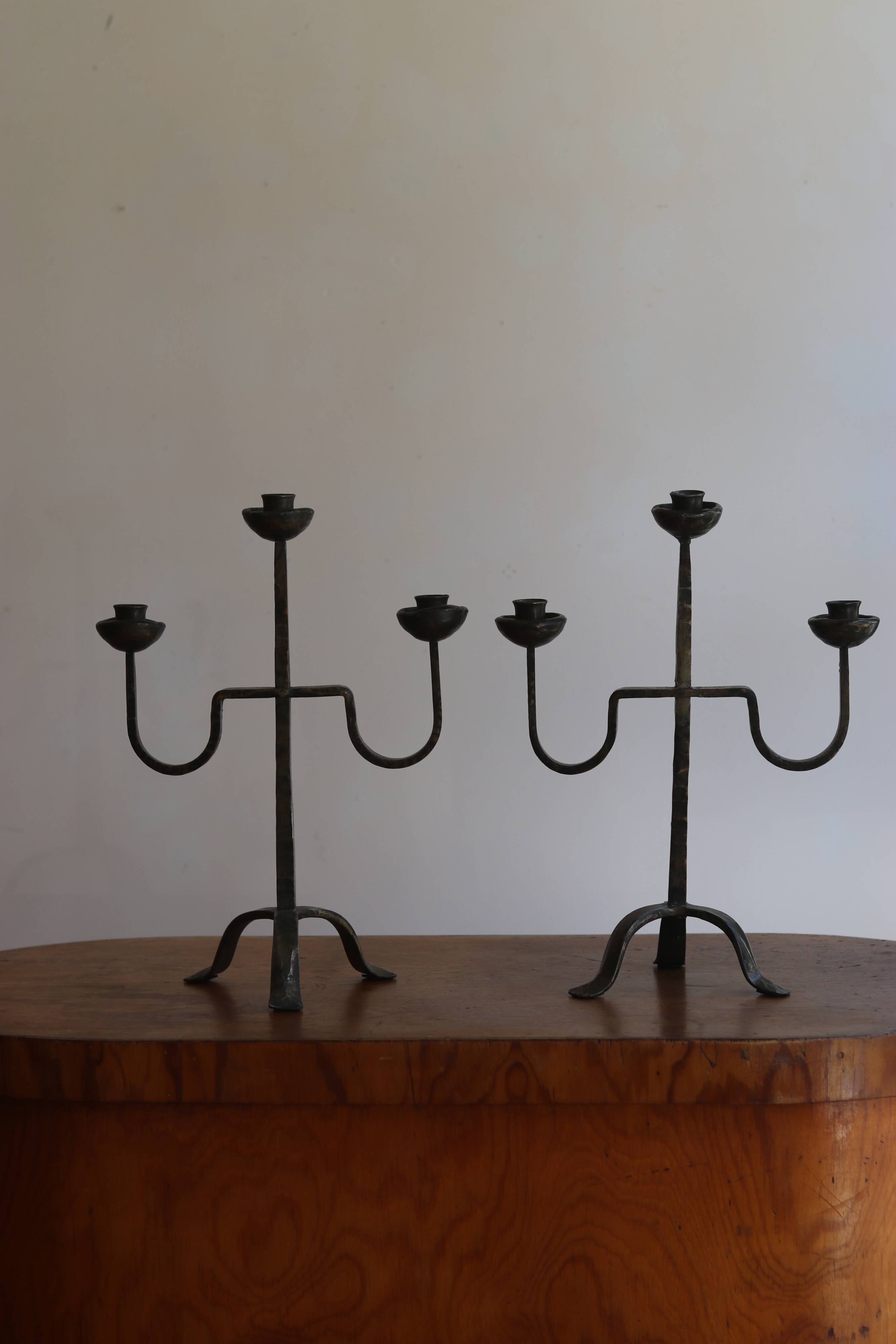 Paire de candélabres brutalistes en bronze, années 1960