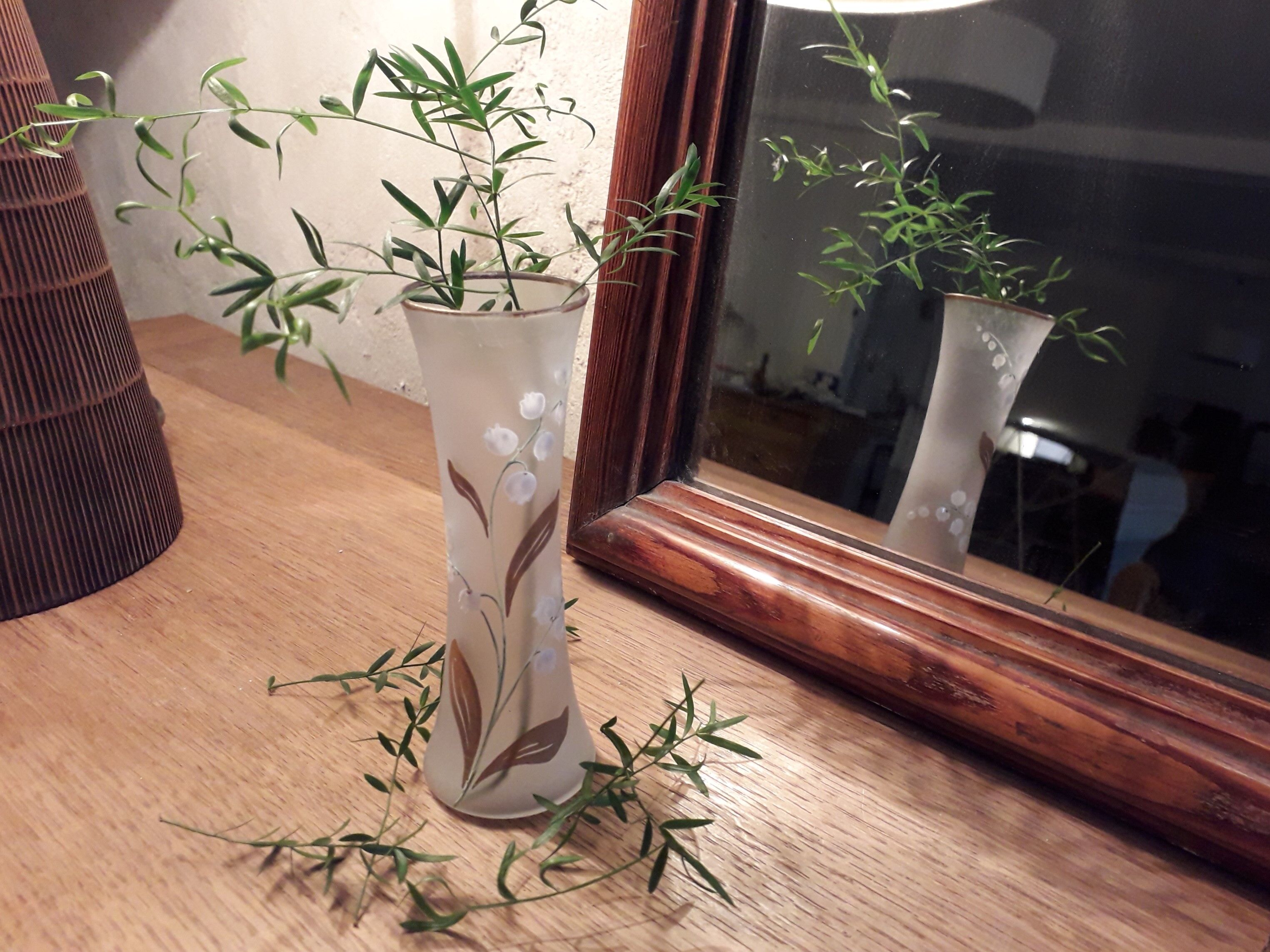 White glass vase enamelled thrush decoration