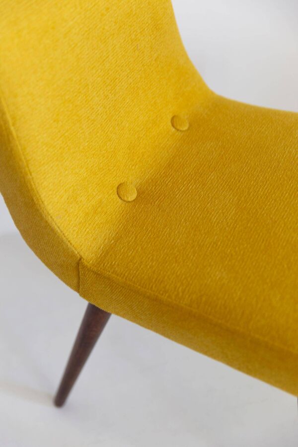 Chaise en laine moutarde du milieu du siècle, Rajmund Halas, Europe, années 1960