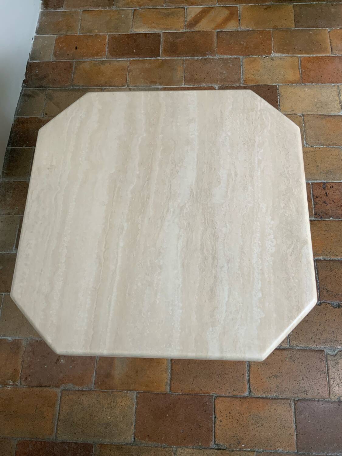 Table haute ou guéridon en travertin