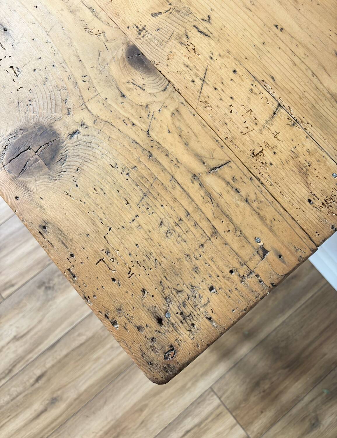 Farmhouse table with 2 large drawers