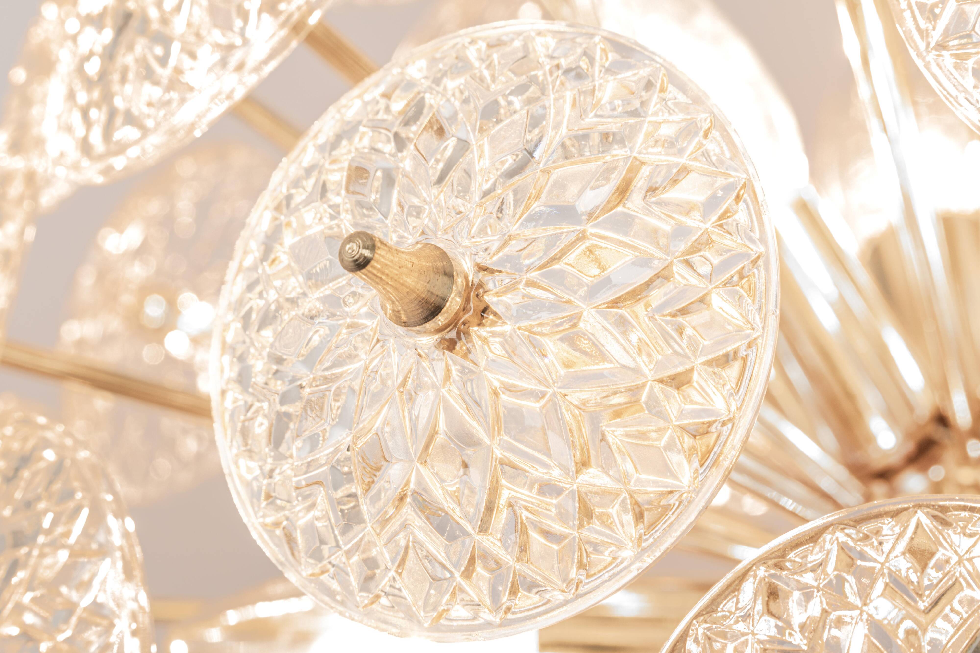Grand superb Sputnik floral chandelier in glass and brass, Germany, 1960s.