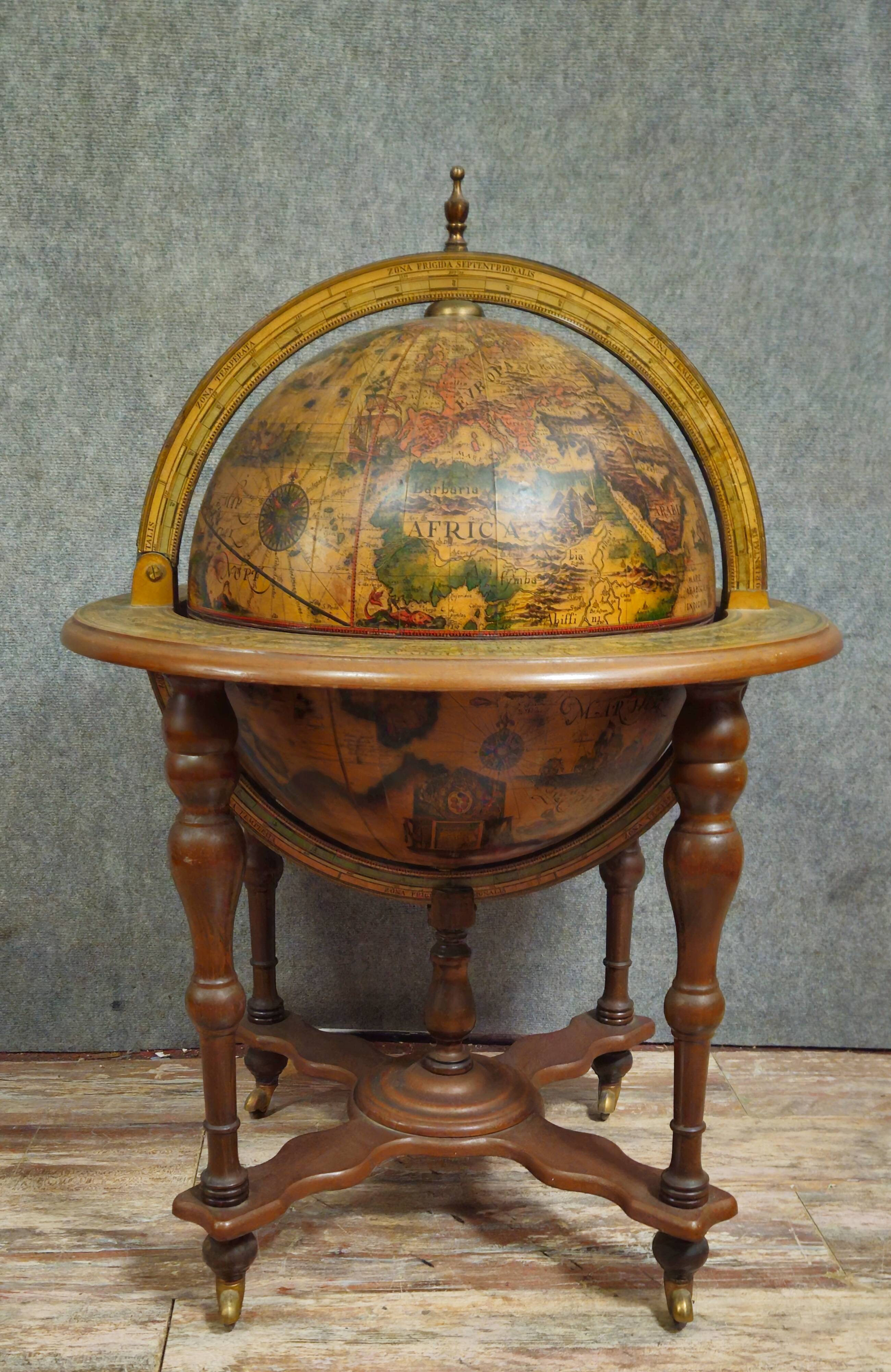 World map / standing globe bar, decorative work with an antique inspiration.