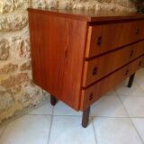 Scandinavian commodus/hairdresser