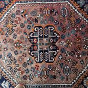 Handmade vintage Persian Shiraz rug 149cm x 208cm, 1940s