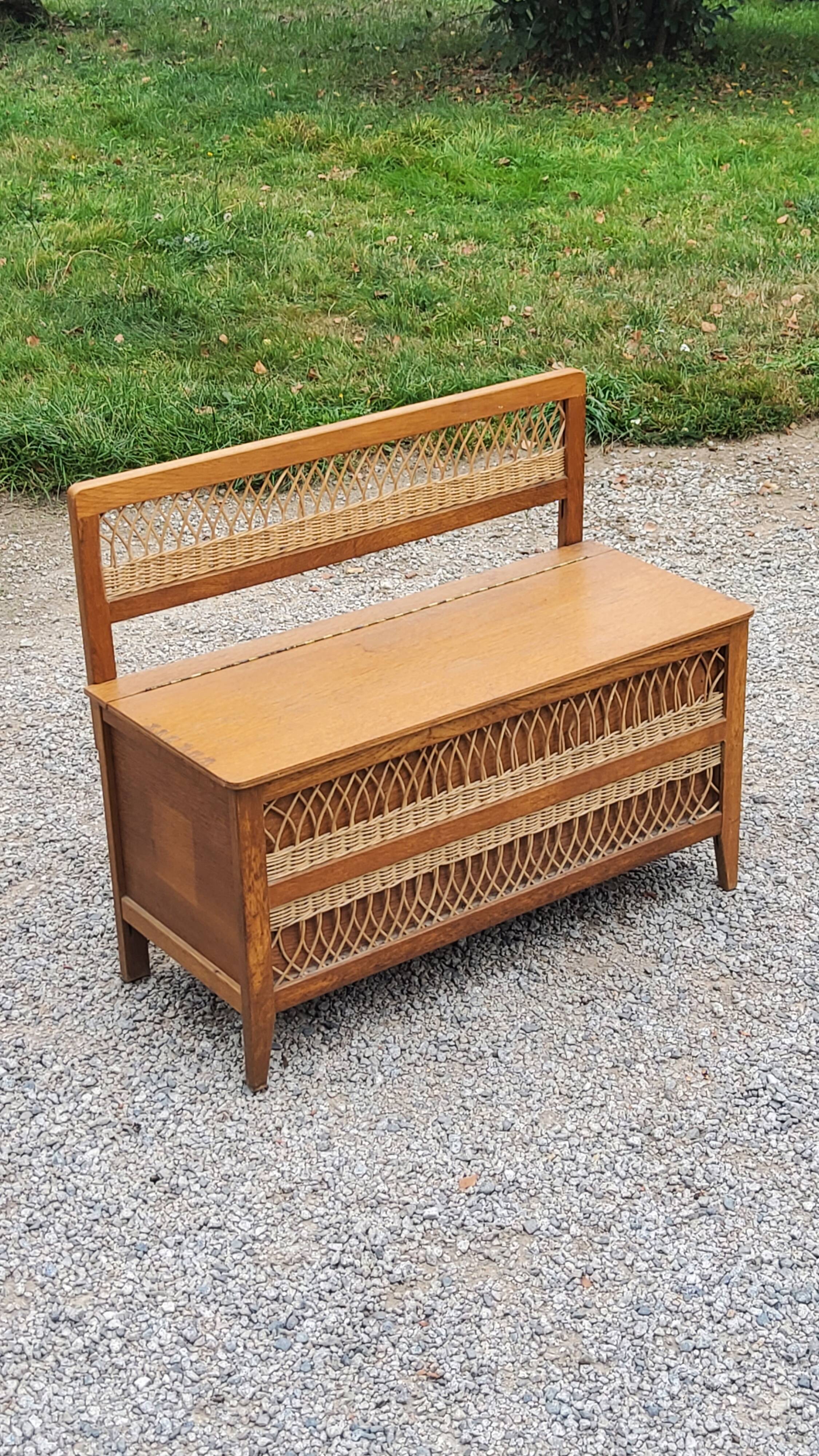 Vintage chest bench from the 50s in oak and rattan