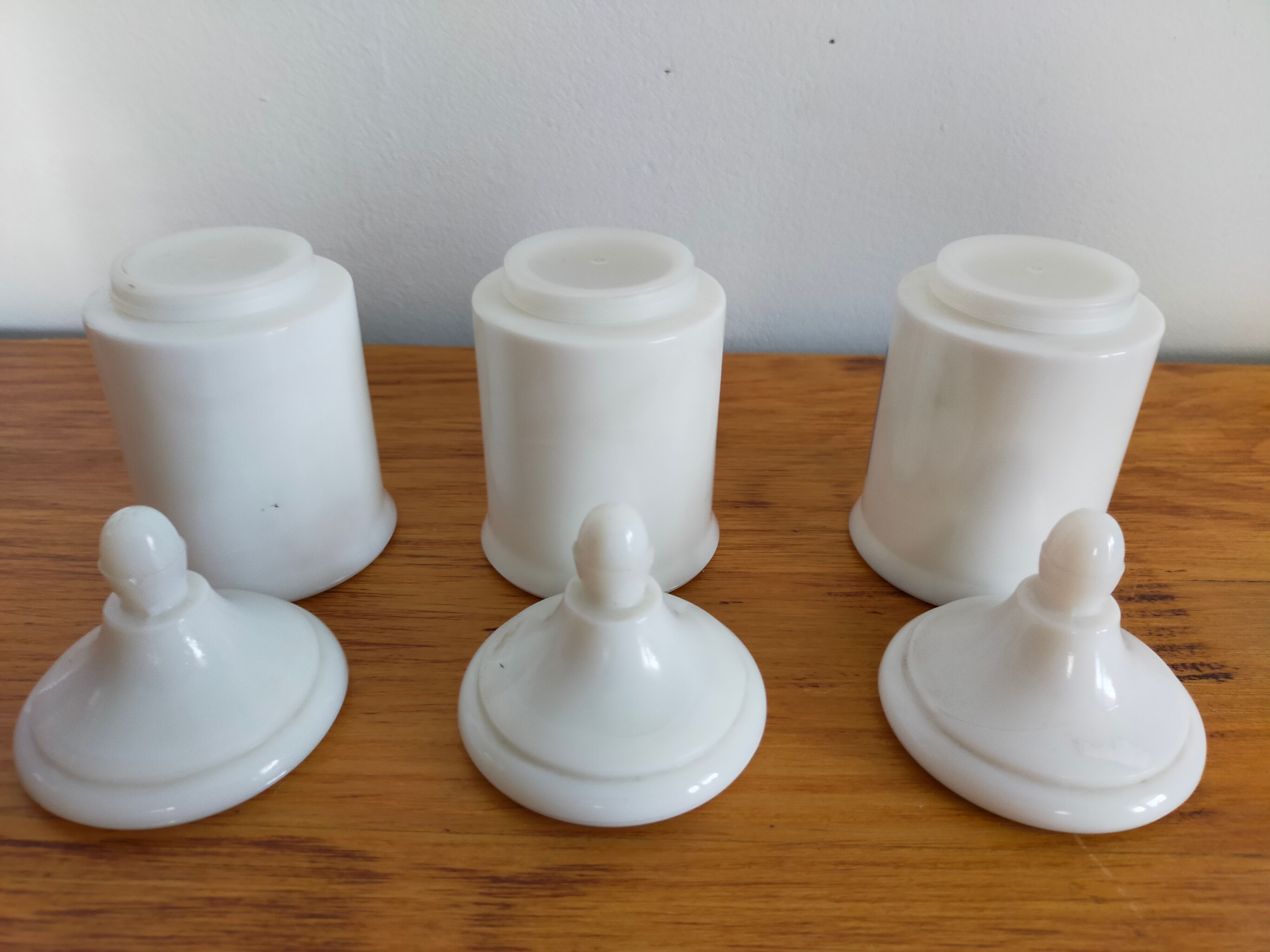 Set of 3 vintage pharmacy jars in apothecary opaline