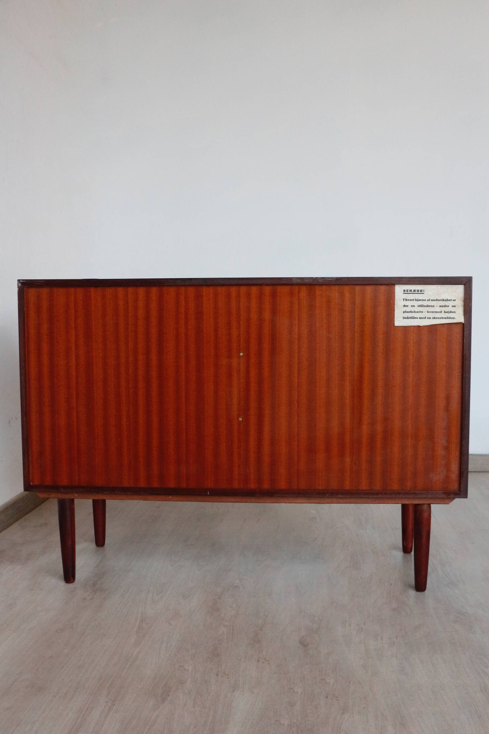 Enfilade Oman Jun in rosewood | Vintage Scandinavian design