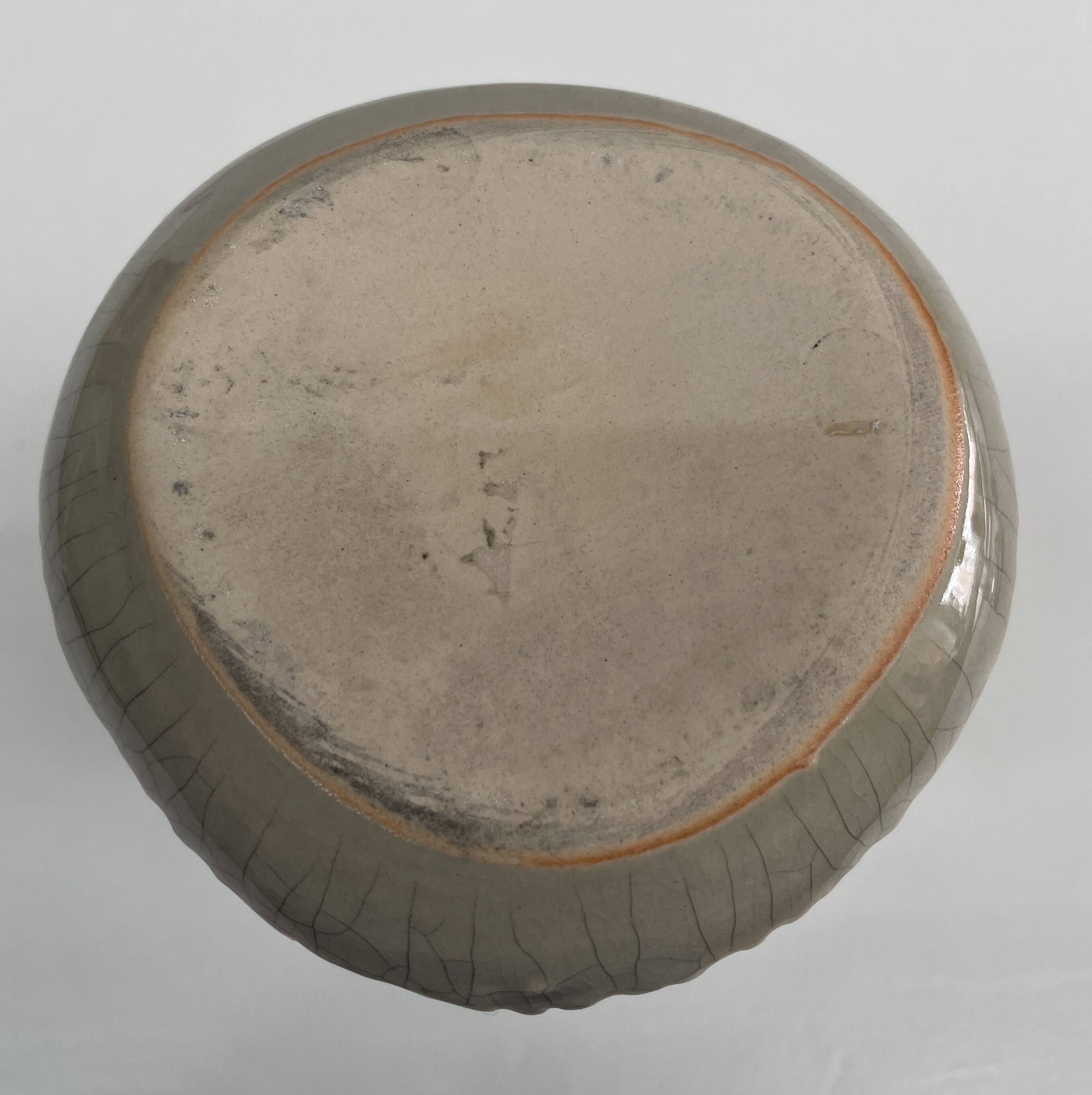 Textured artisanal vase – wabi-sabi / japandi ceramic