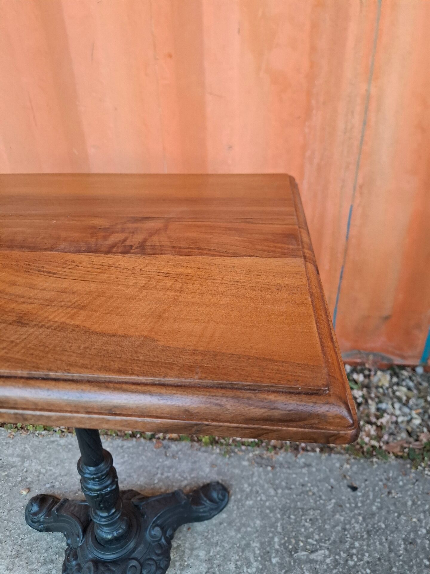 Table bistrot