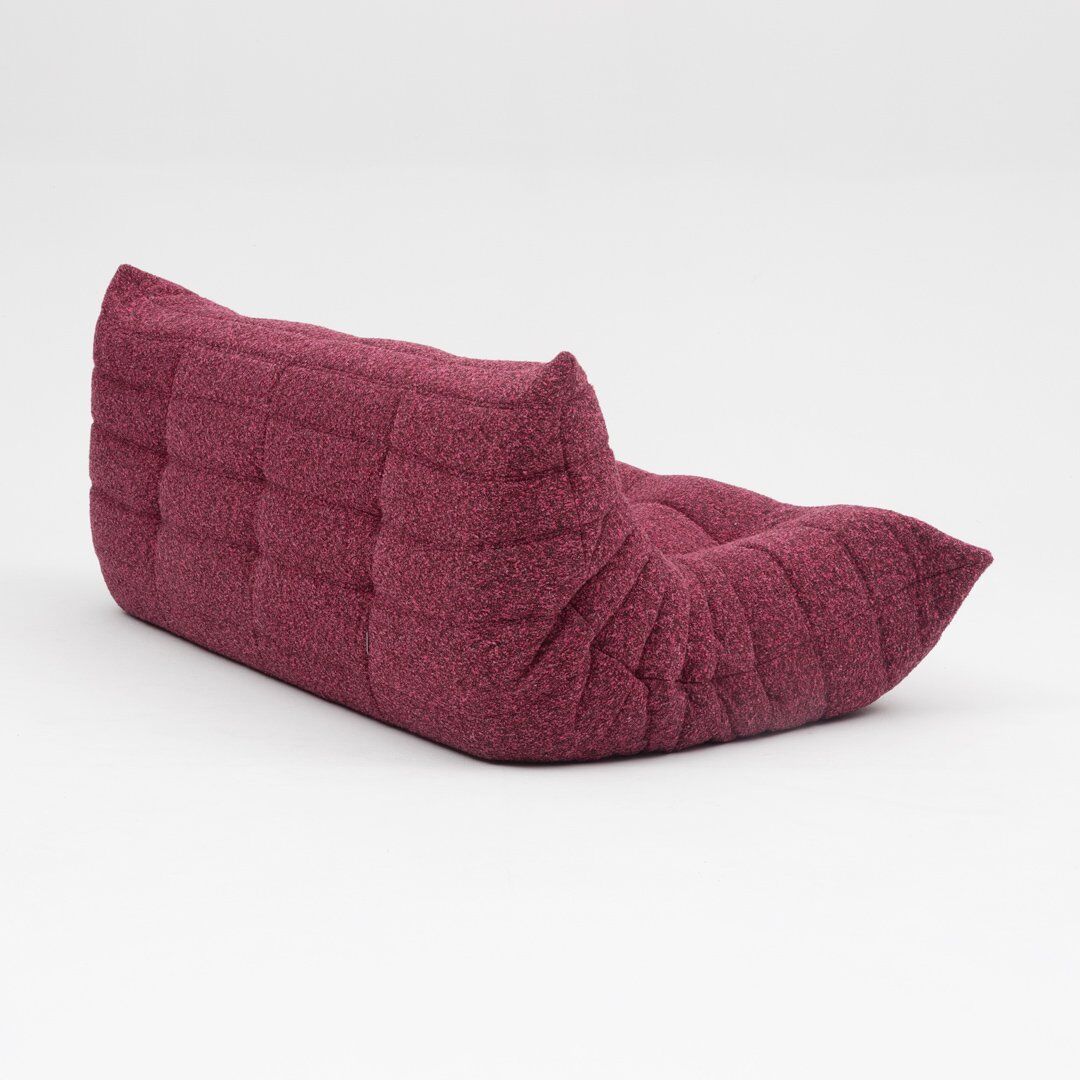 Canapé trois places Togo en bouclé bordeaux par Michel Ducaroy pour Ligne Roset