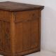 Meuble de cuisine ancien avec détails floraux (c.1920)