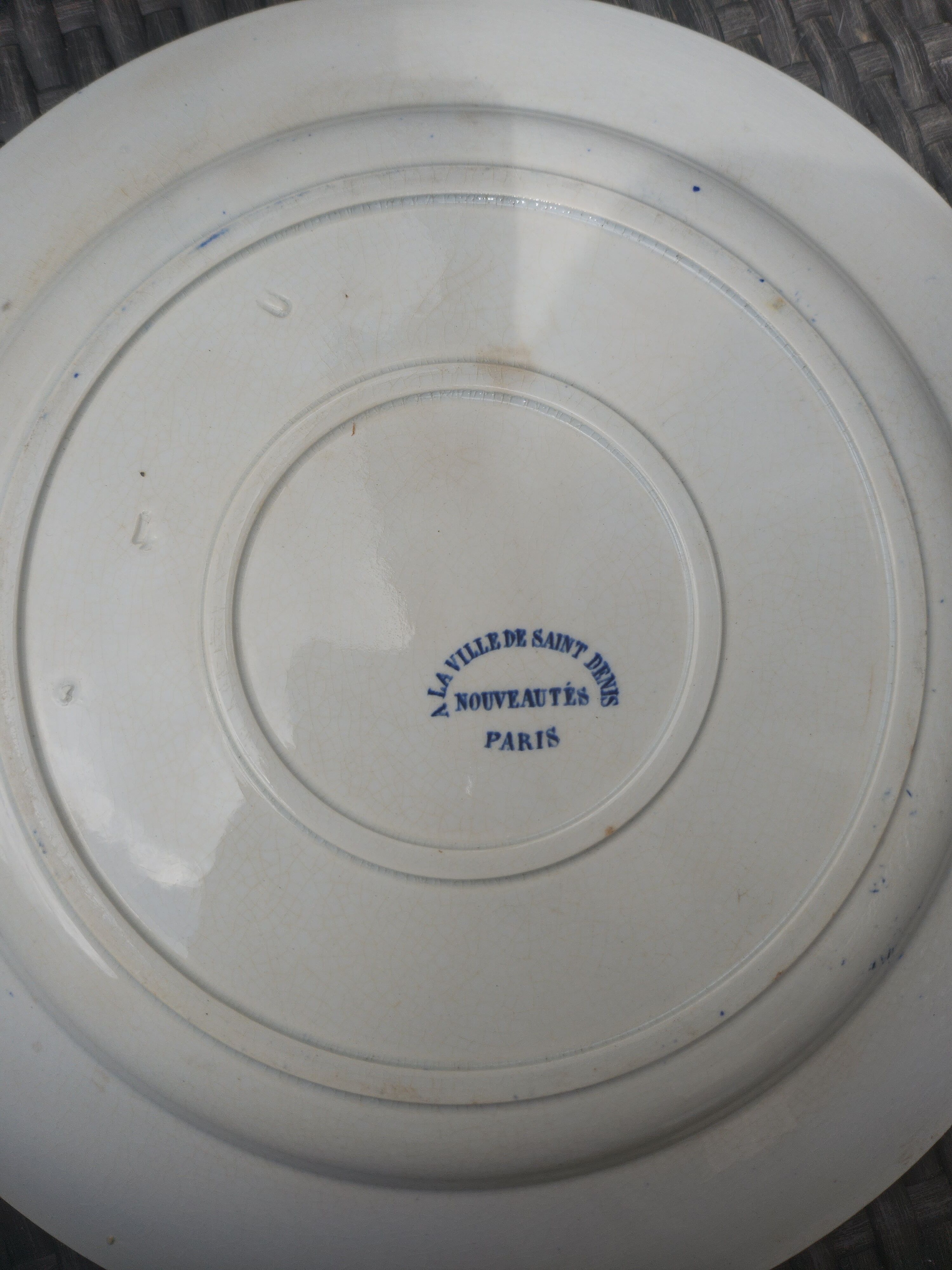 Serving dish