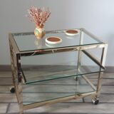Service in metal and glass