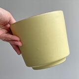 Jardinière / pot de fleurs en céramique jaune pastel du milieu du siècle