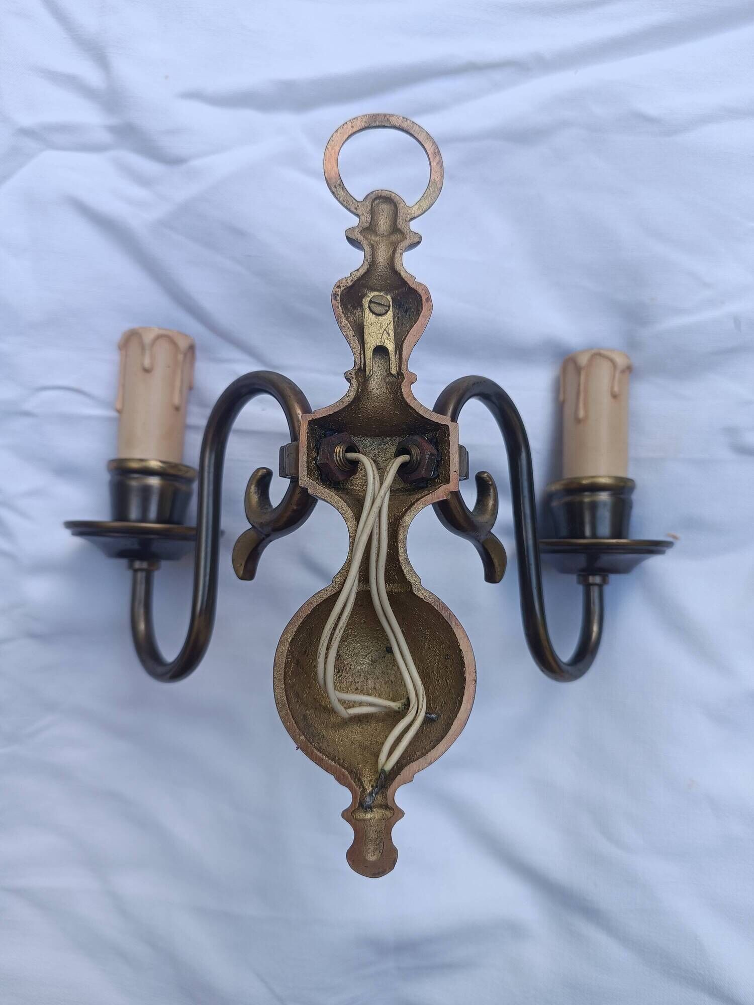Set of 5 identical wall sconces in aged bronze, Dutch style.
