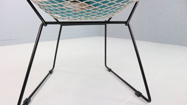 Chaise Diamond de Harry Bertoia en métal blanc et noir et assise en cuir neuf