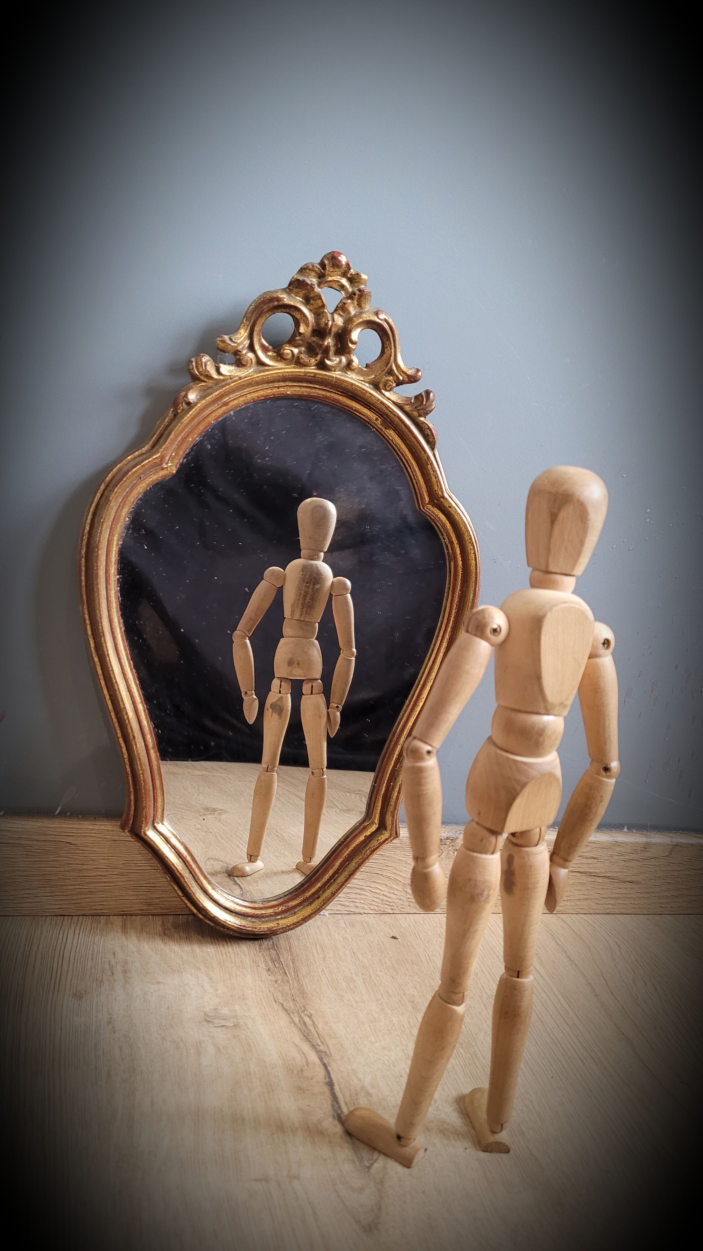 Ornate golden mirror 40x24