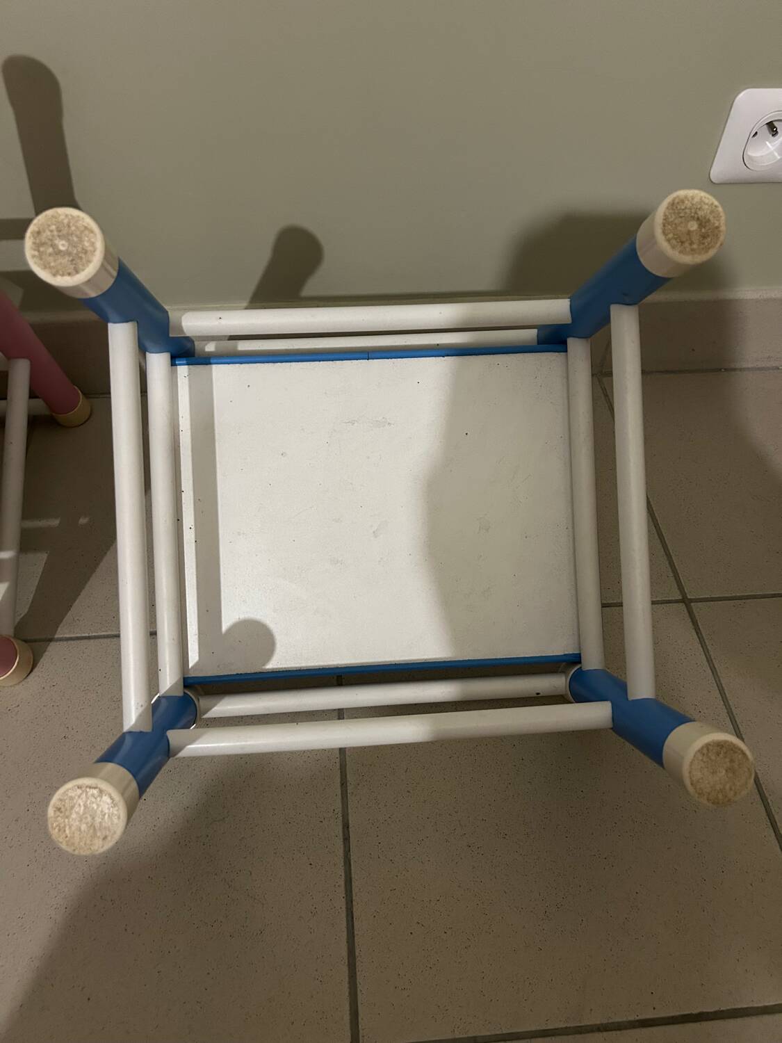 Set of 2 small vintage children's chairs