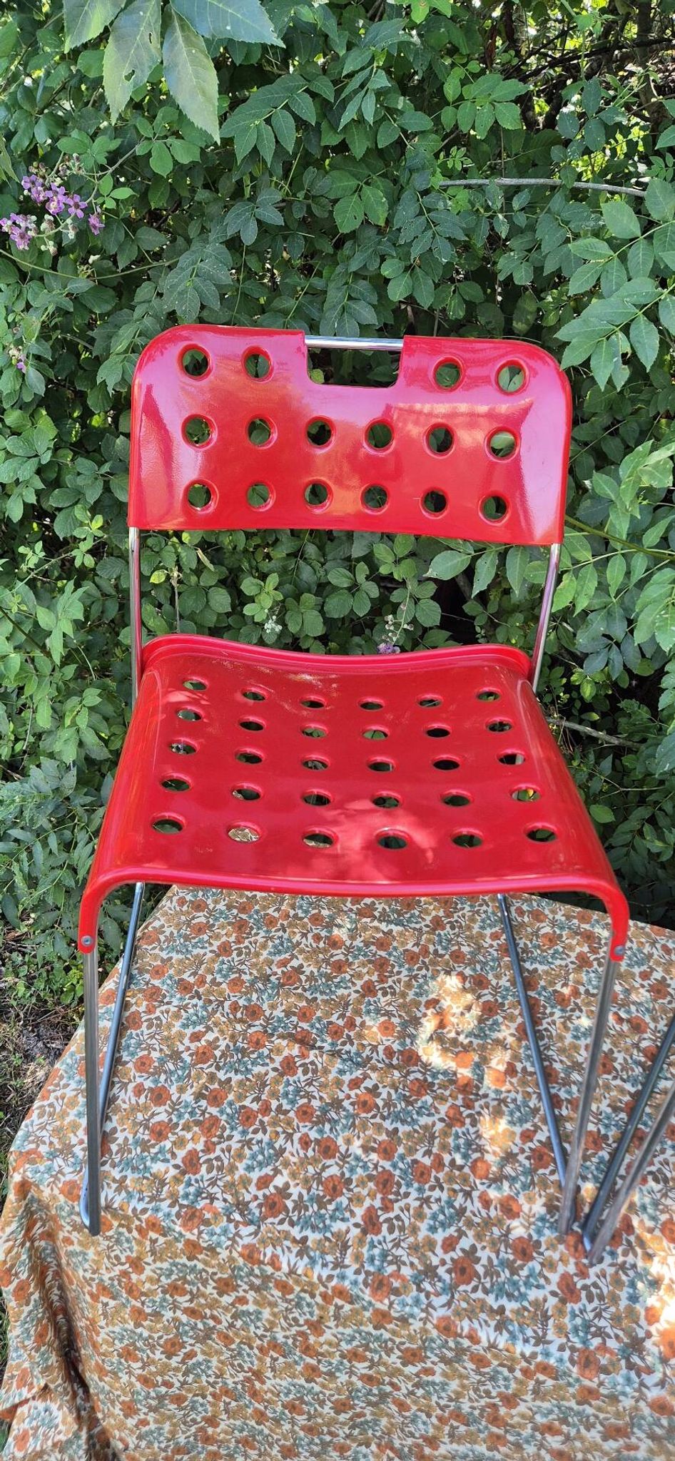 Omstak chair by Rodney Kinsman, vintage red metal.