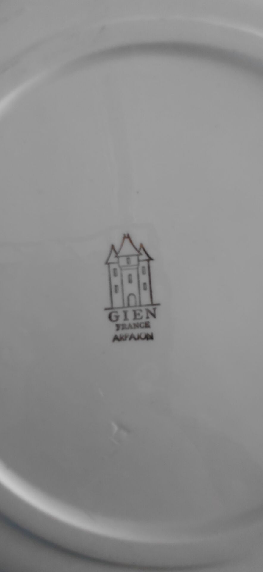 Gien table service dish set