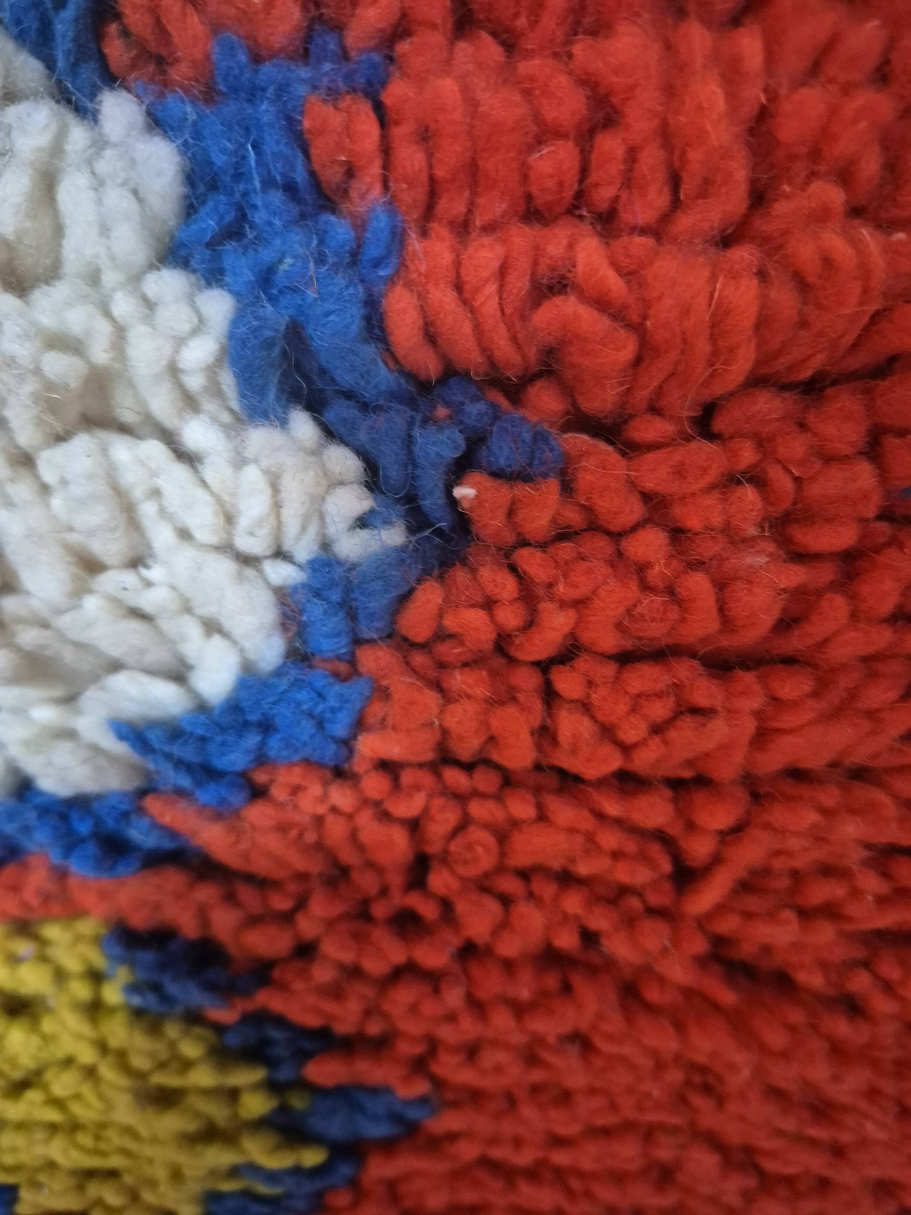 100% wool carpet Made by hand