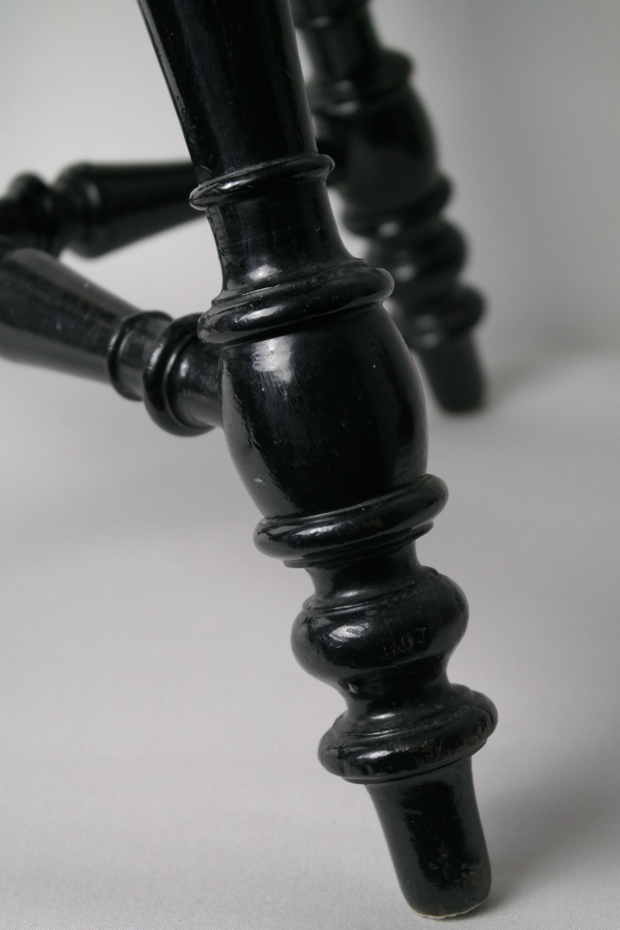 Napoleon III piano stool