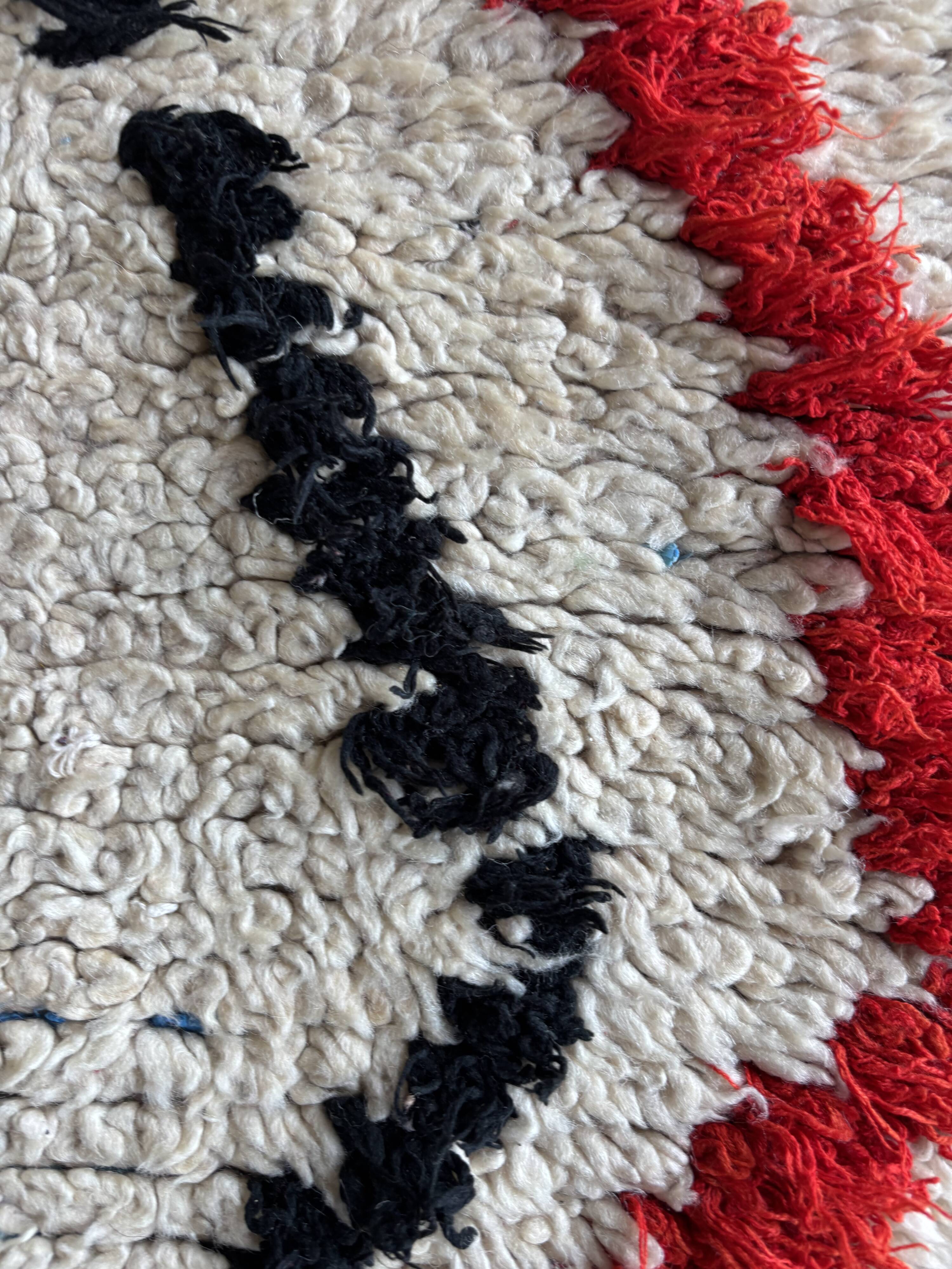 Tapis berbère vintage marocain  – 75x165 cm – Rouge & noir