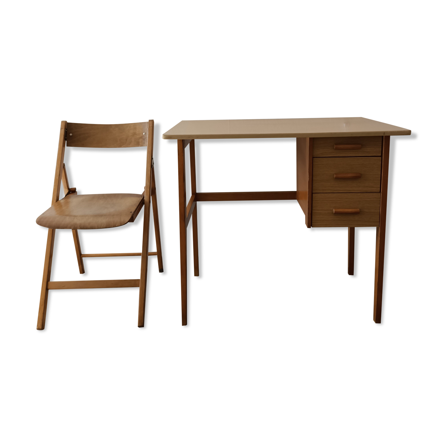 Desk 3 vintage drawers and its chair