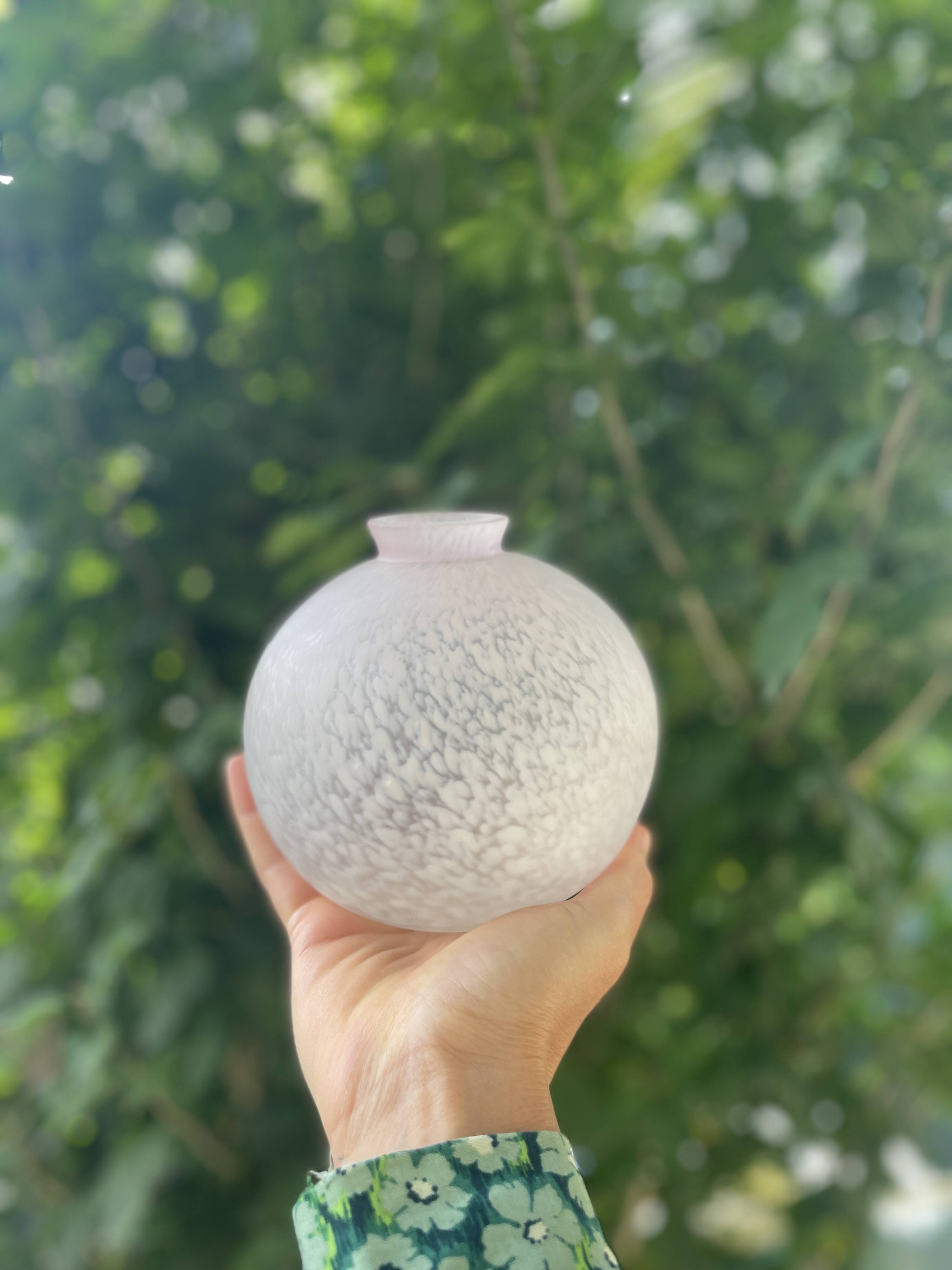 Speckled ball glass vase