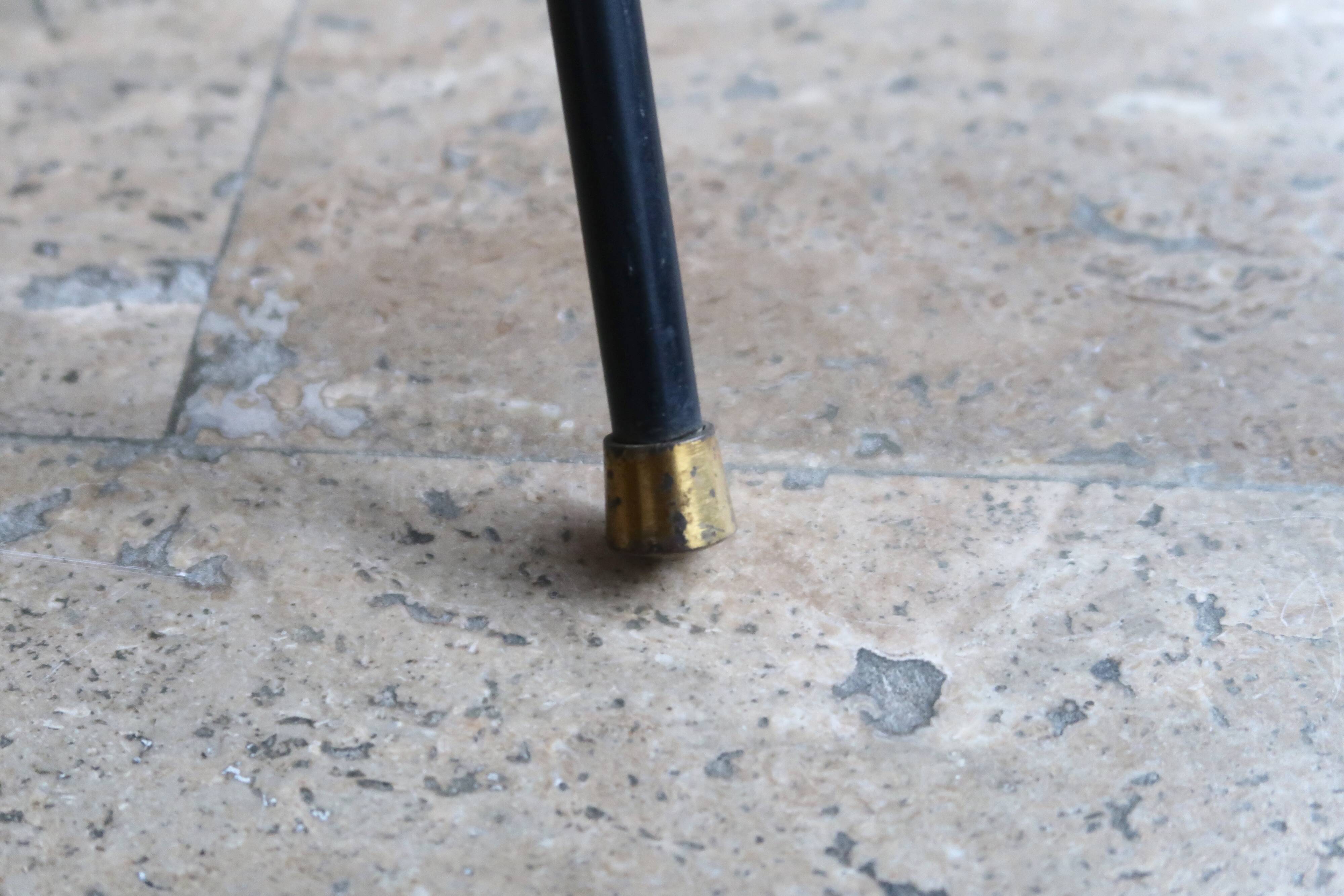 Tripod floor lamp with wooden "pallet" shelf, 50s