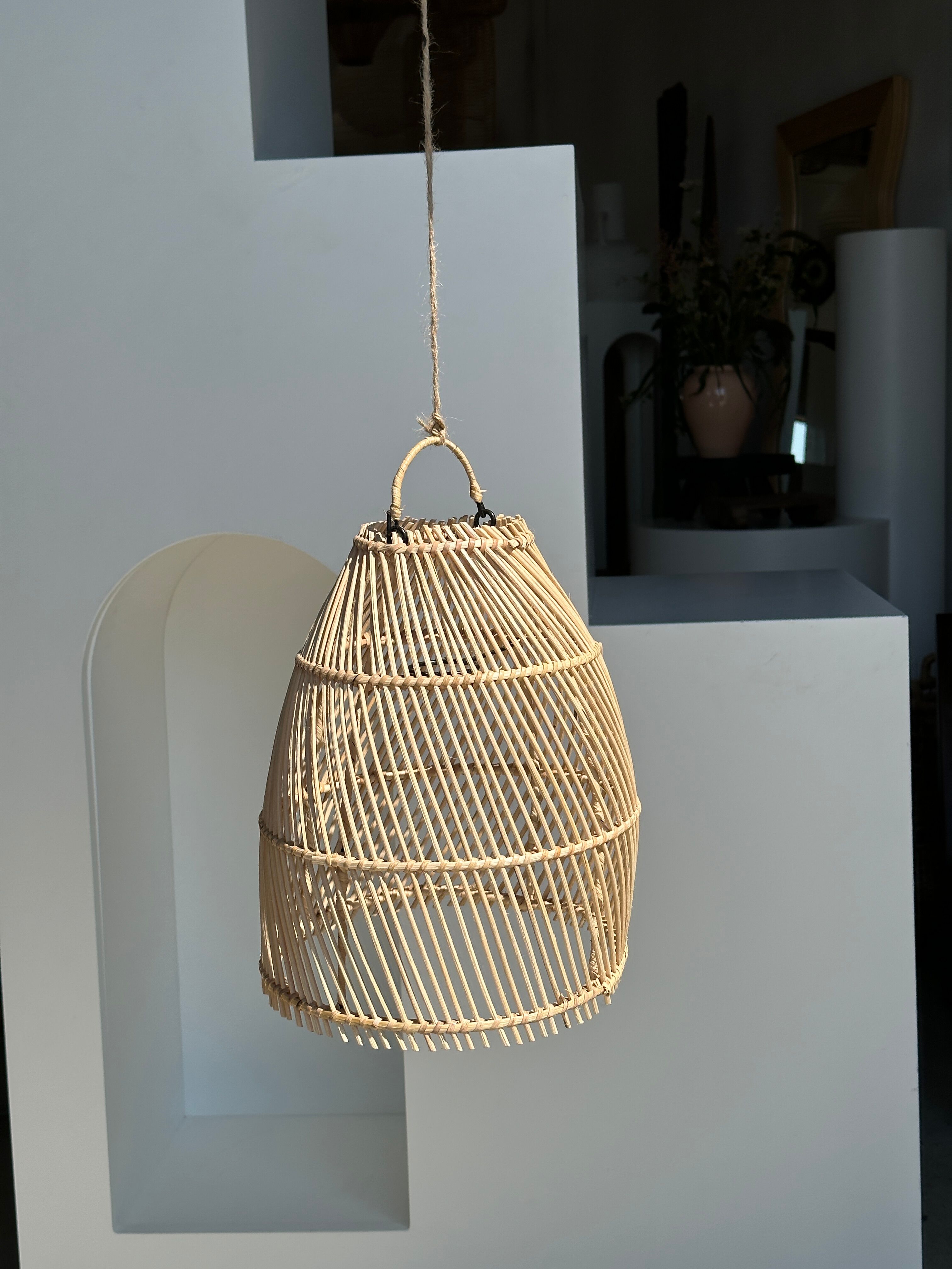 Suspension en rotin en forme de cloche d25 h28