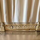 3 accessoires de cheminée en bronze doré 2 chenets et 1 barre de foyer