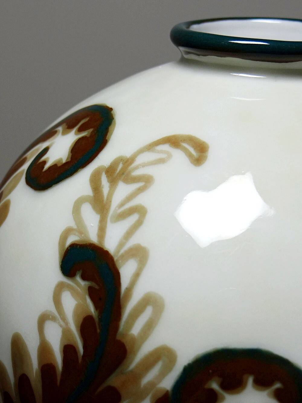 Small porcelain ball vase Tharaud Limoges circa 1920-1940