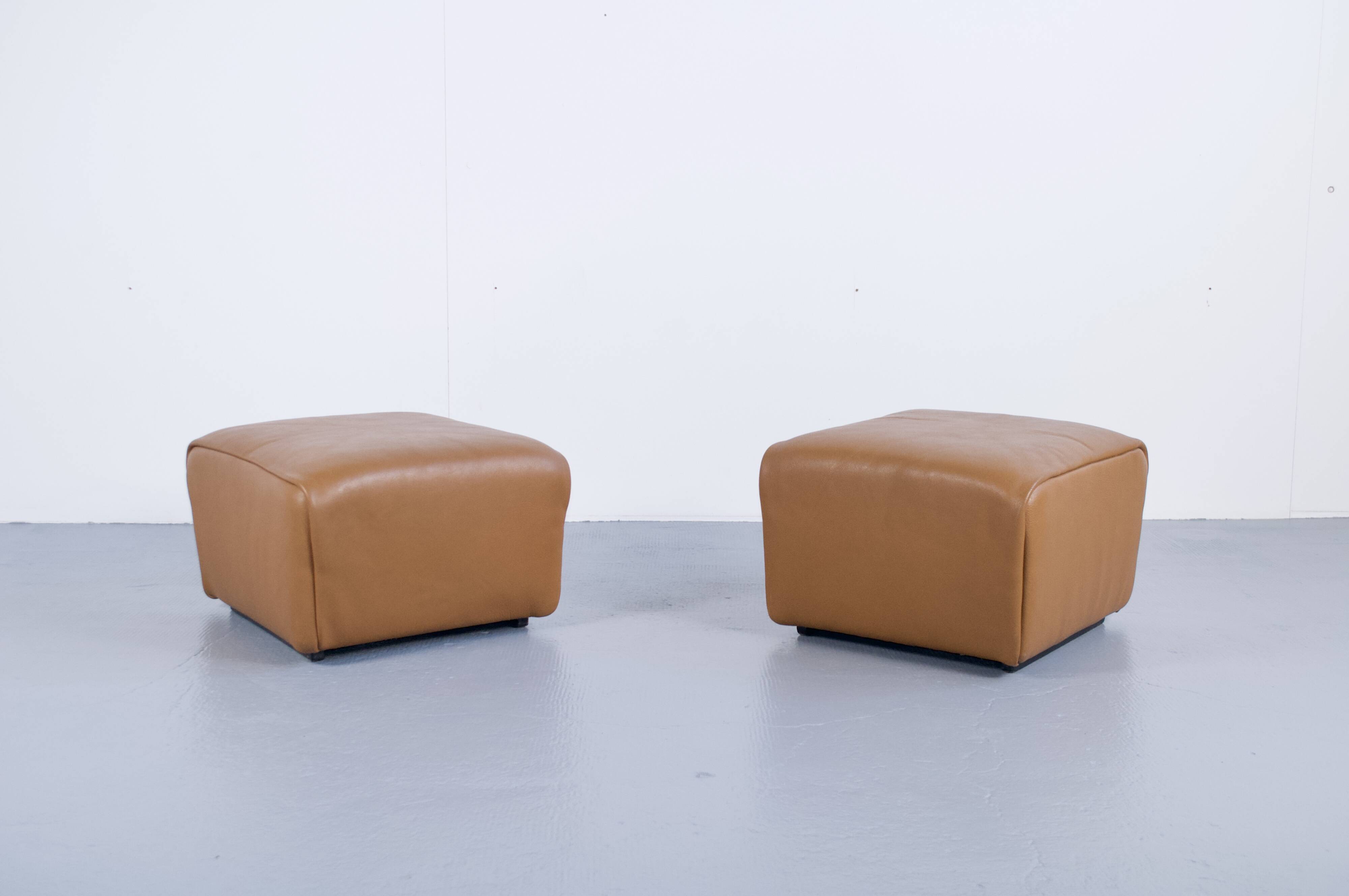 Paire de repose pieds/poufs cuir marron ds-47 de sede éditeur années 70'