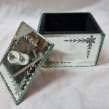 Venetian mirror box