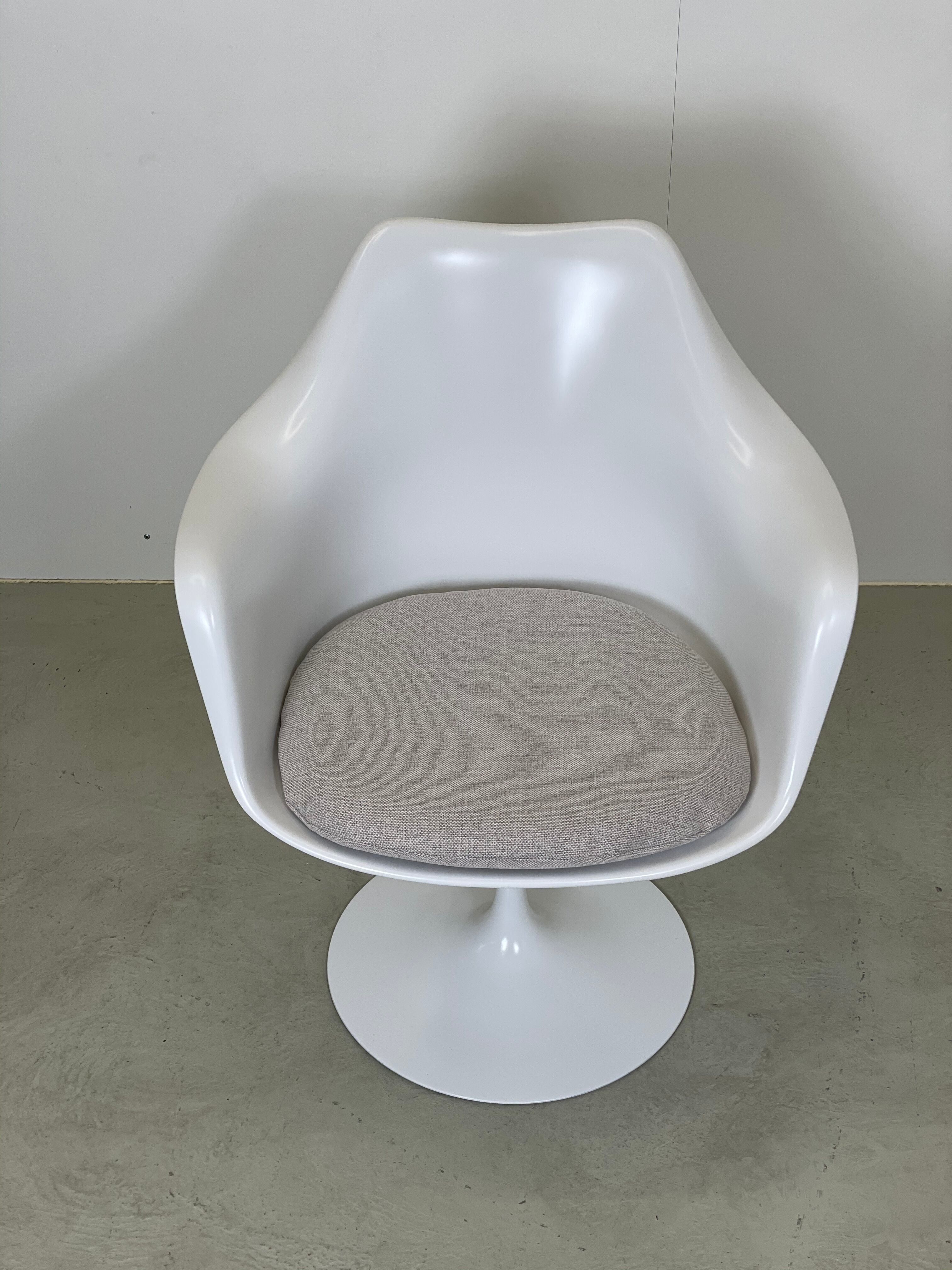 Tulip arm chair Eero Saarinen for Knoll International, 1960s