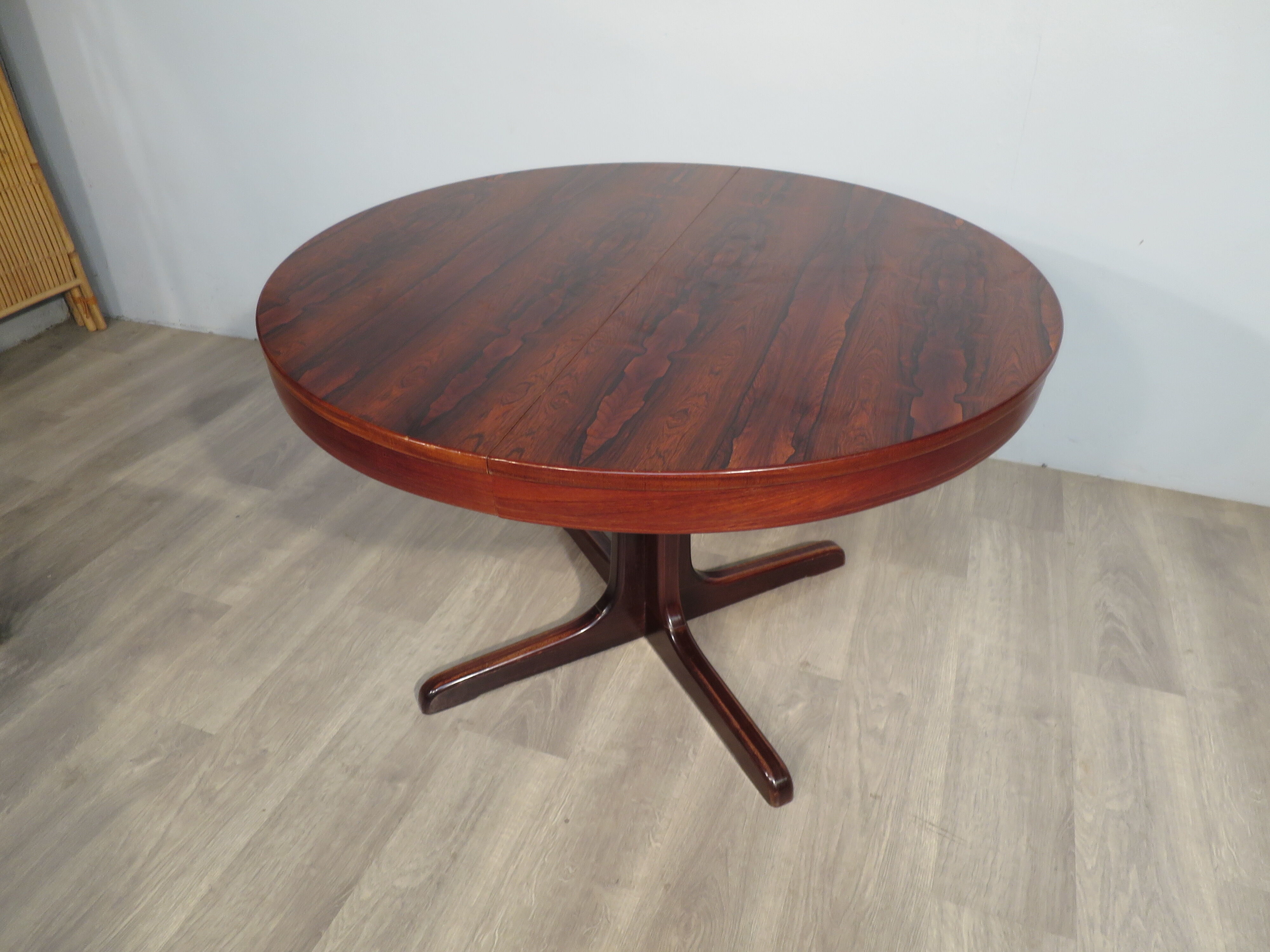 Central-footed rosewood round table
