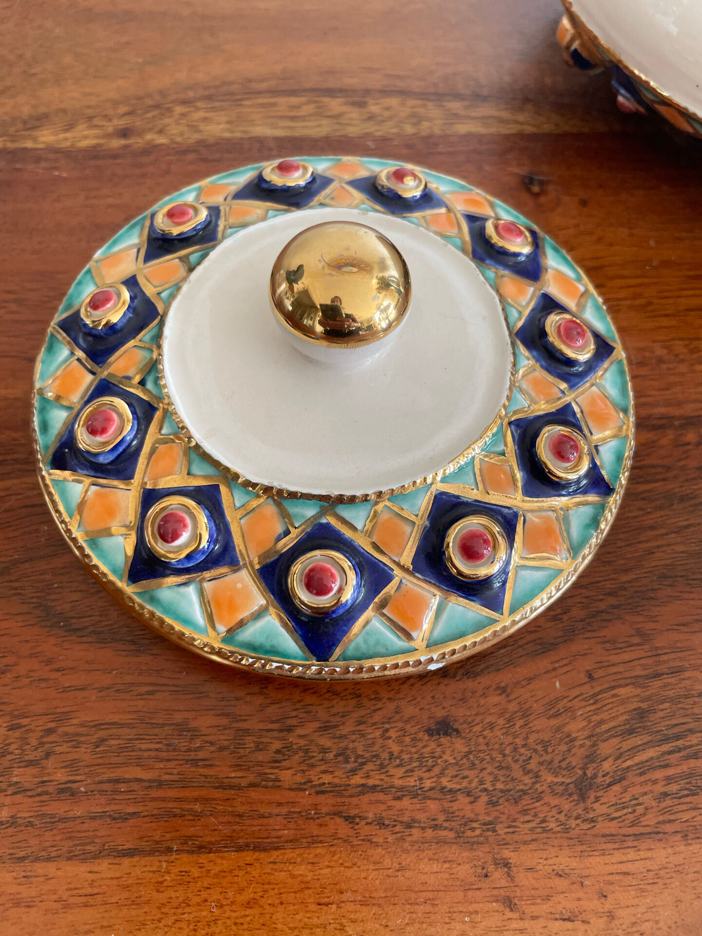 Ceramic bonbonnière