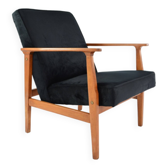 Mr black velvet armchair