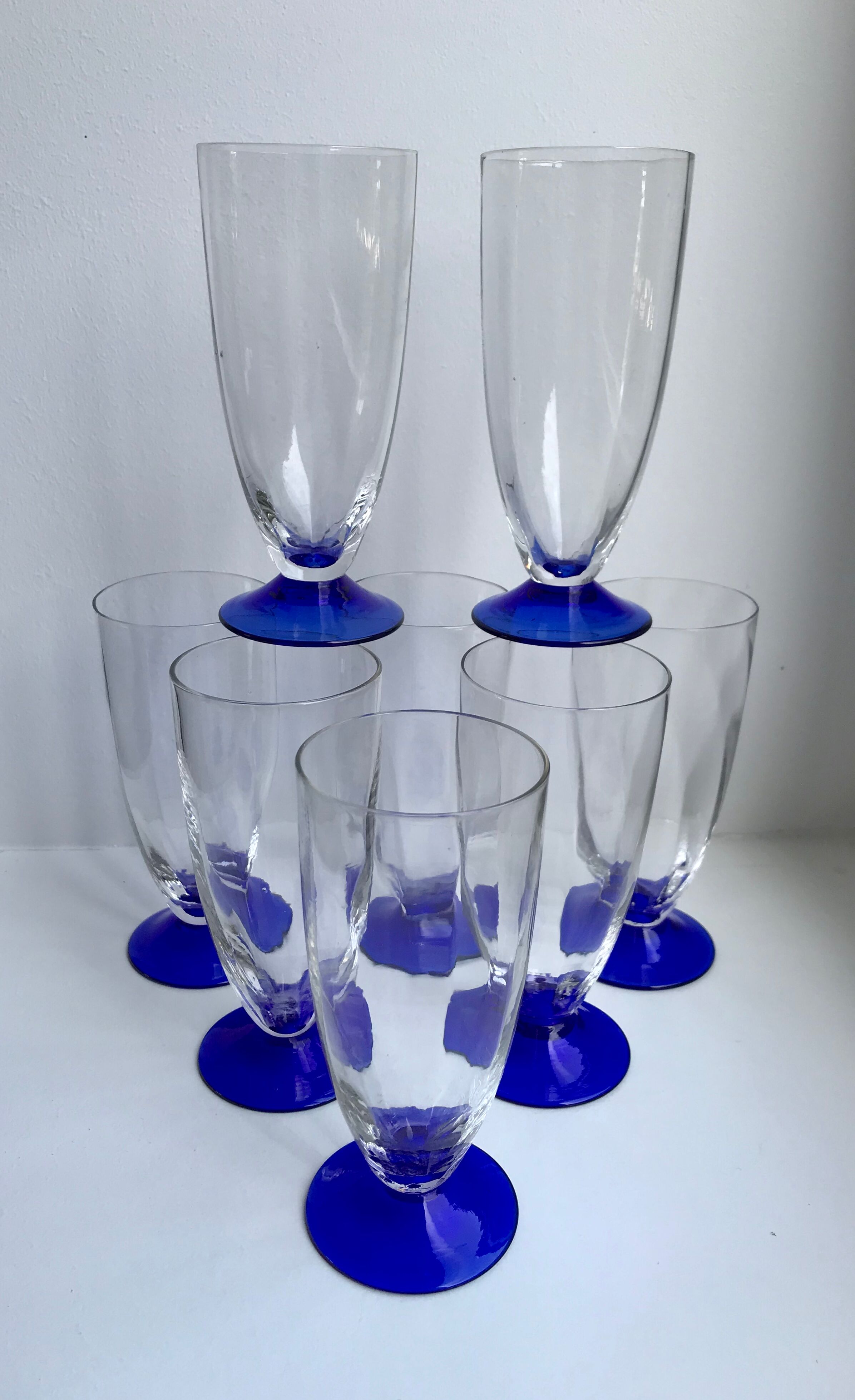 Set of 8 glasses of champagne with blue feet 60s-70s