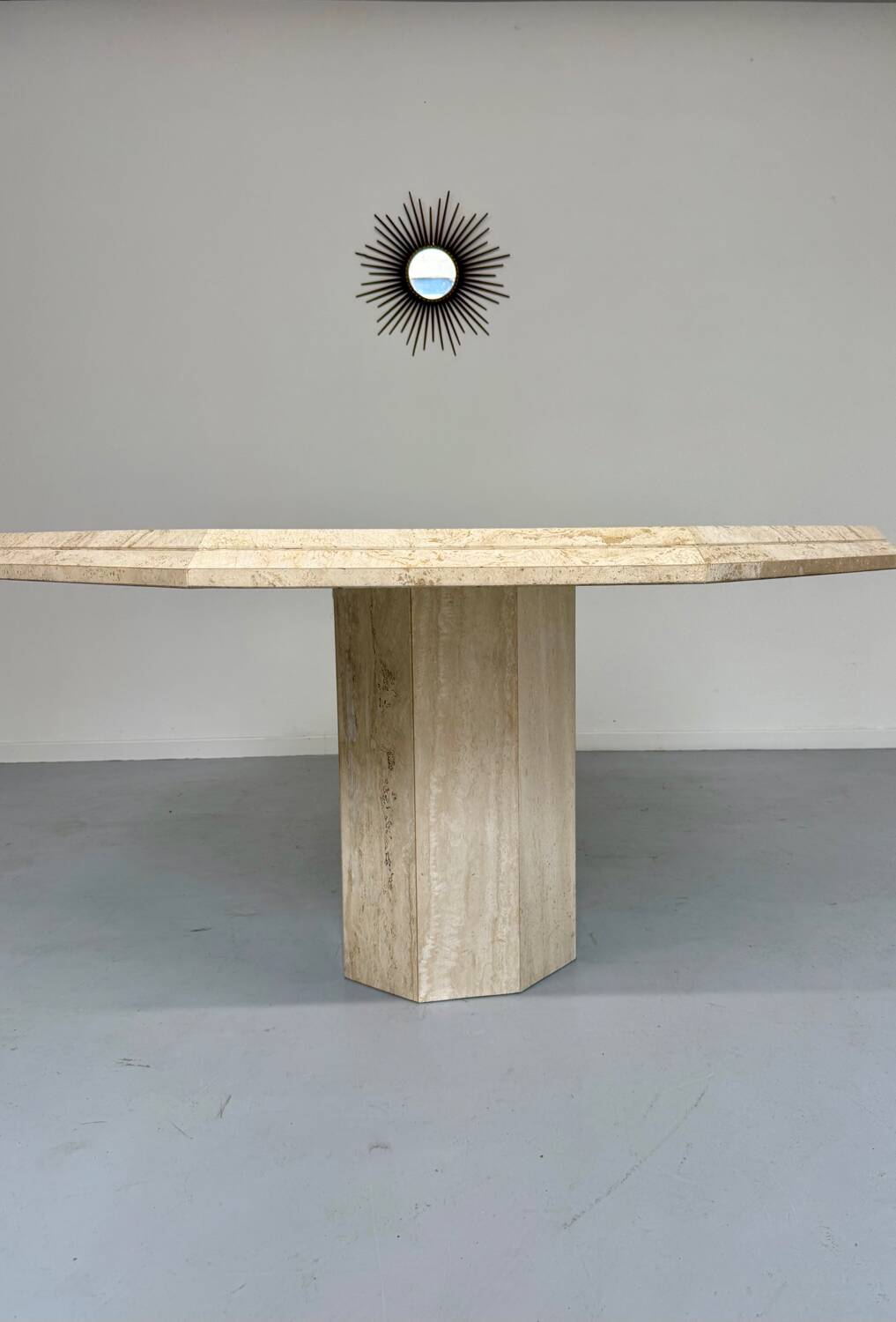 Table de repas en travertin épais design italien des années 70 vintage