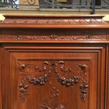 Cupidon exceptionnel cabinet en noyer style Louis XVI