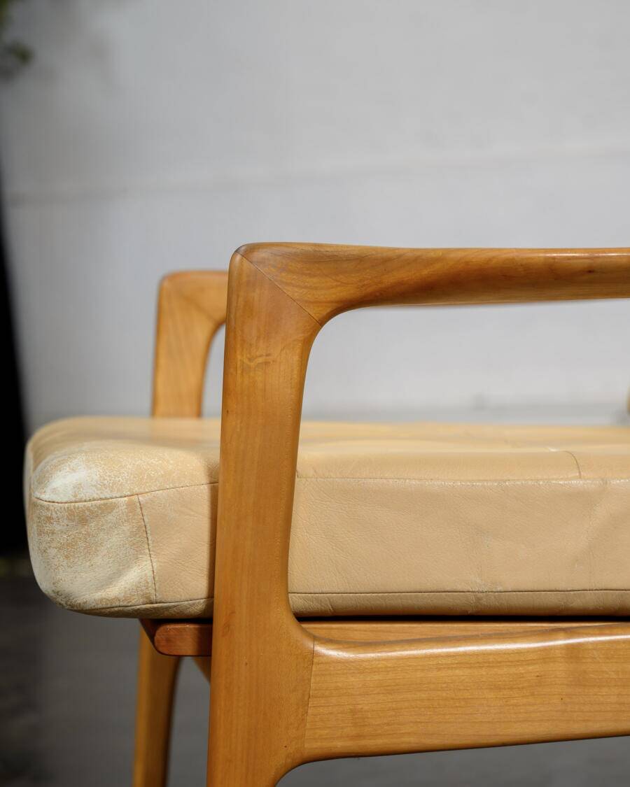 Fauteuil en cuir beige