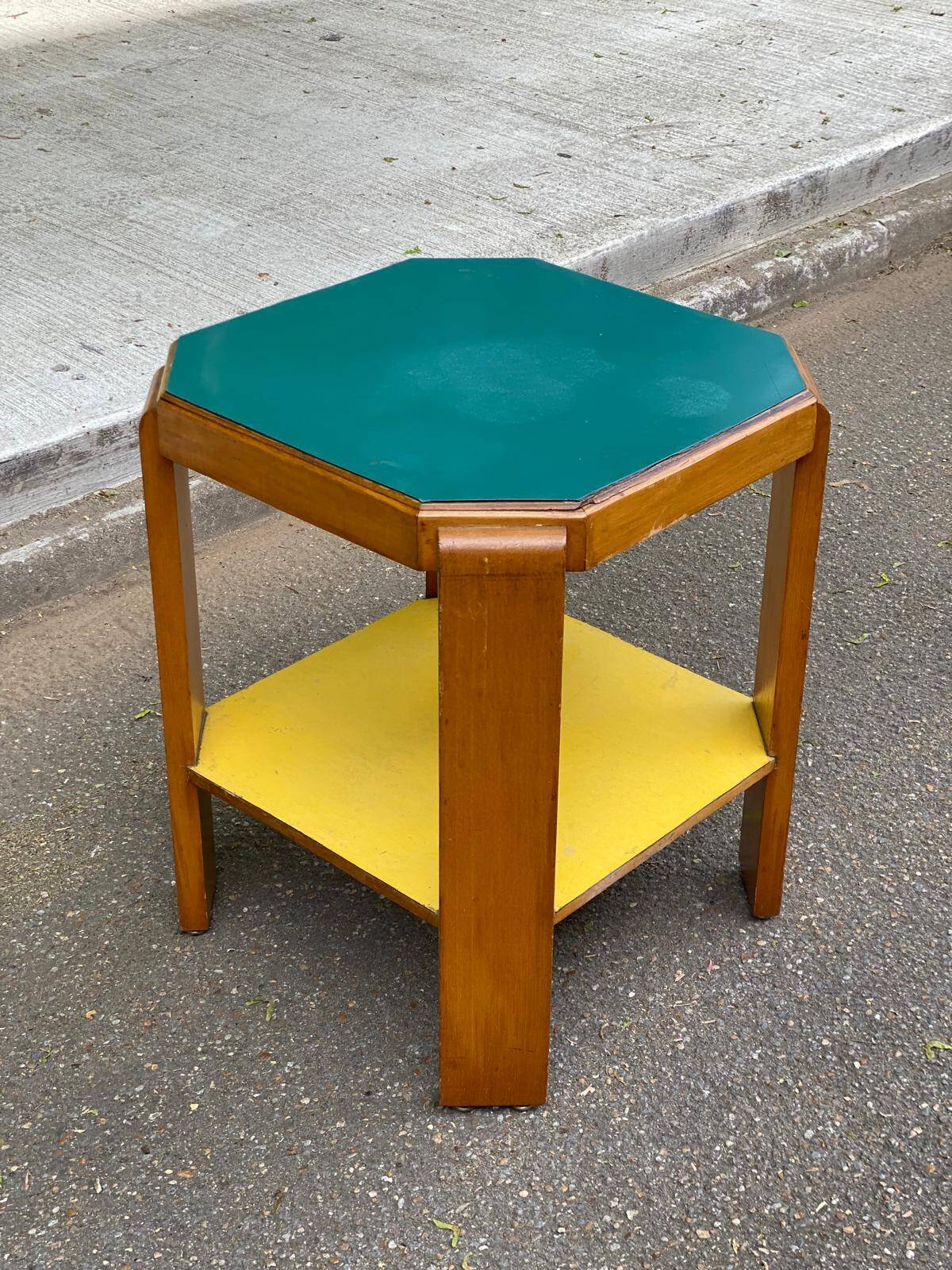 Table d'appoint art déco octogonale en bois jaune et vert 1970