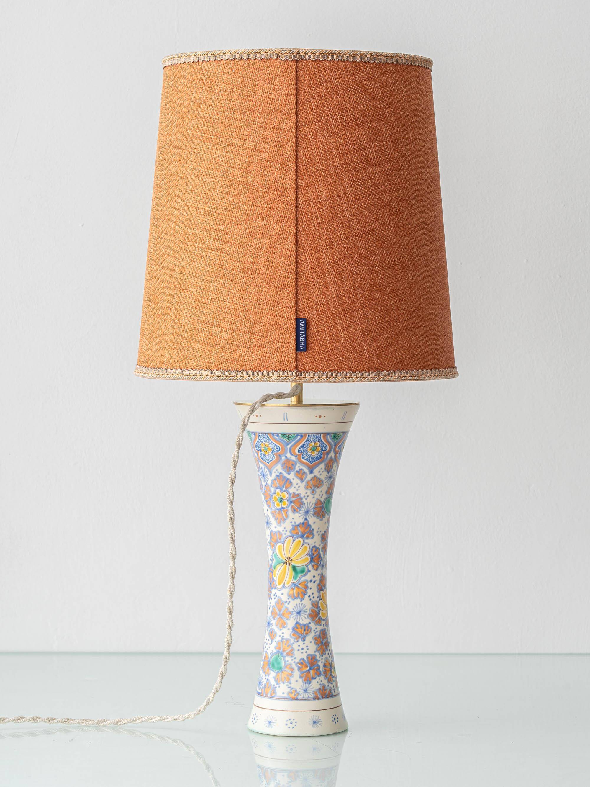 Pair of coloured ceramic table lamps in Art Nouveau style, 1918, with new shades.