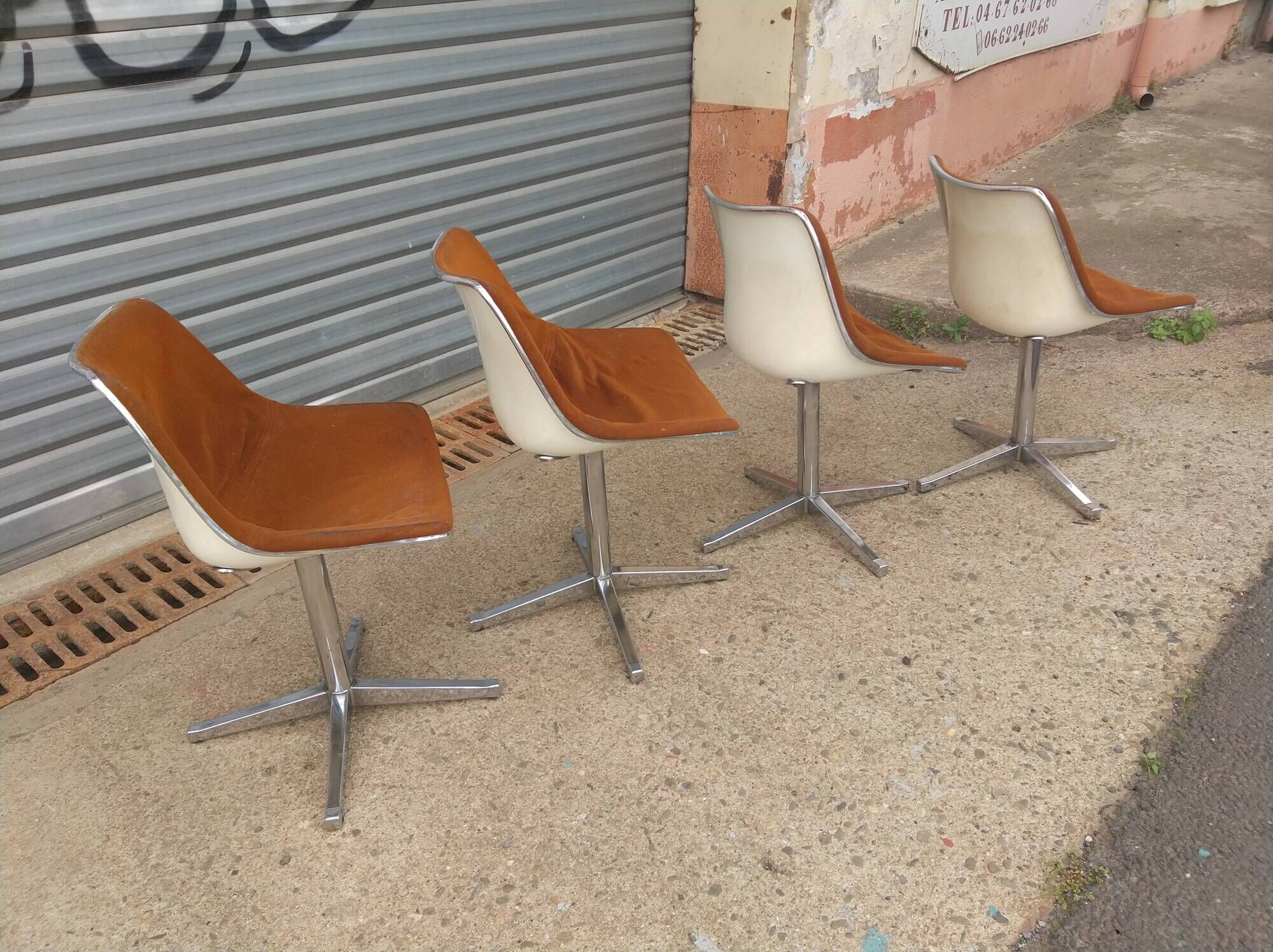 Set of 2 monohull and rotating chairs by Schweitzer for Lafargue S.A dated january 19