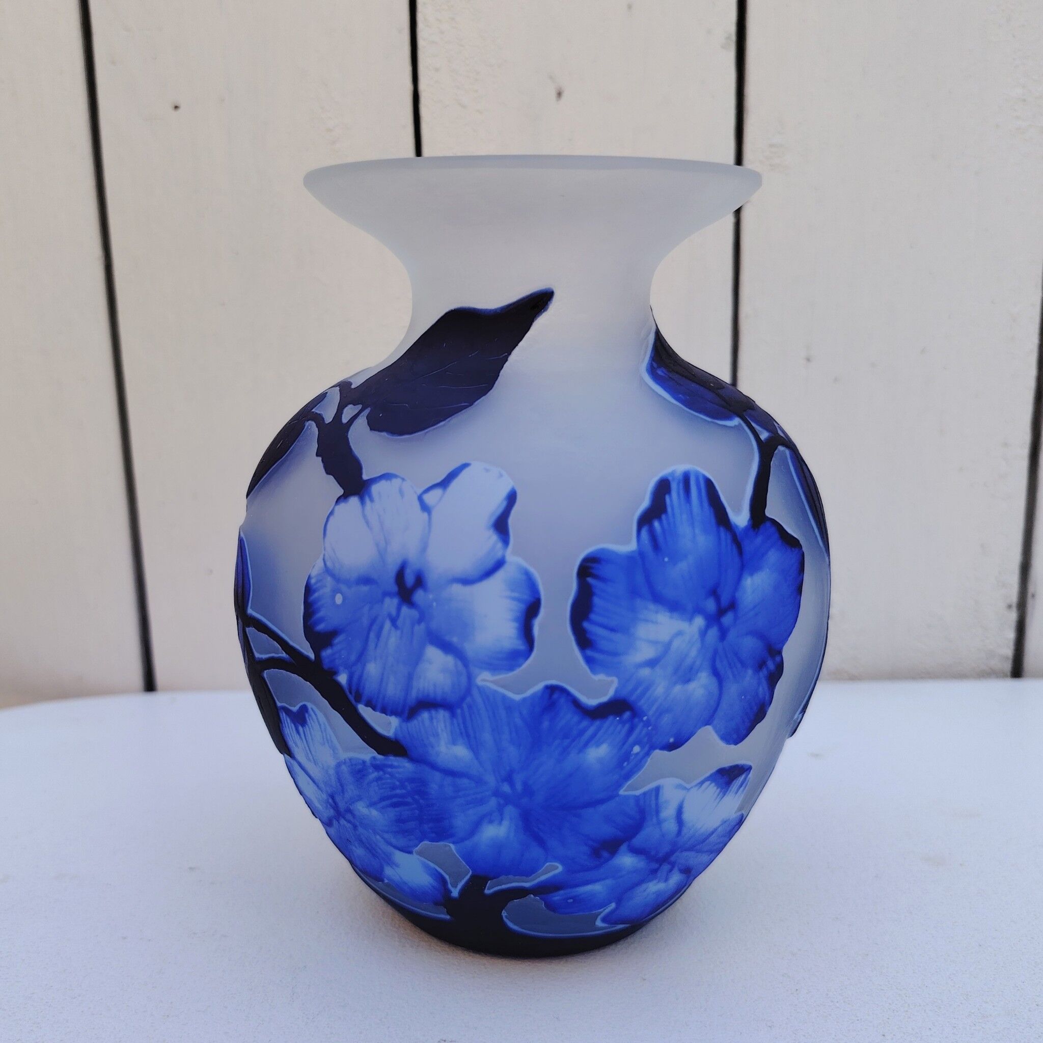 Baluster vase in glass, floral pattern, signed.