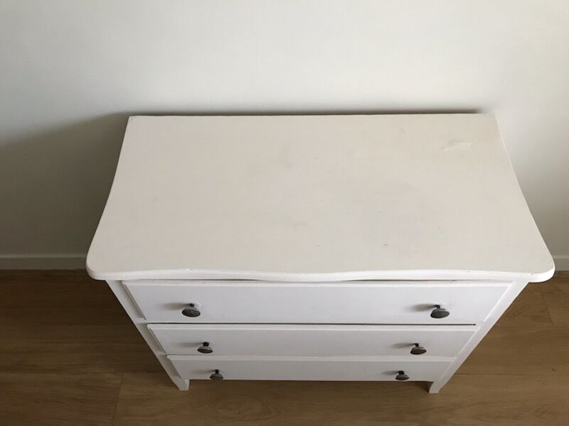 Vintage chest of drawers with three drawers