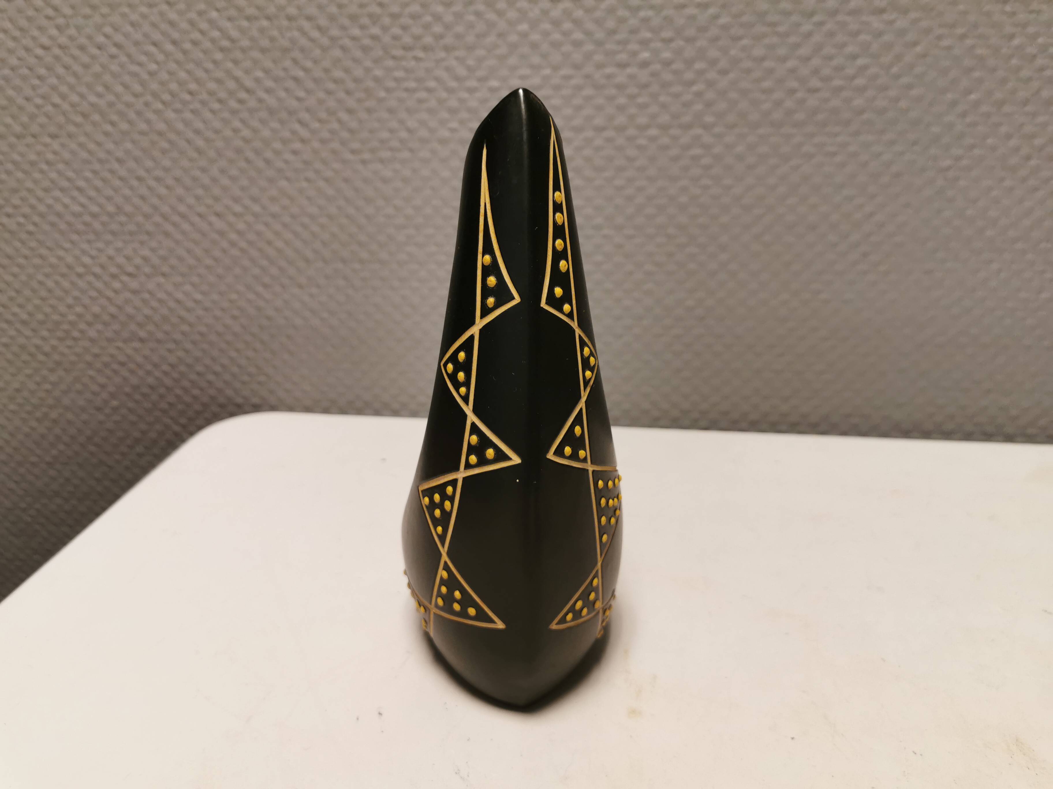 Sculptural black vase with yellow pattern from Hedebo Keramik Denmark 1950-1960s.